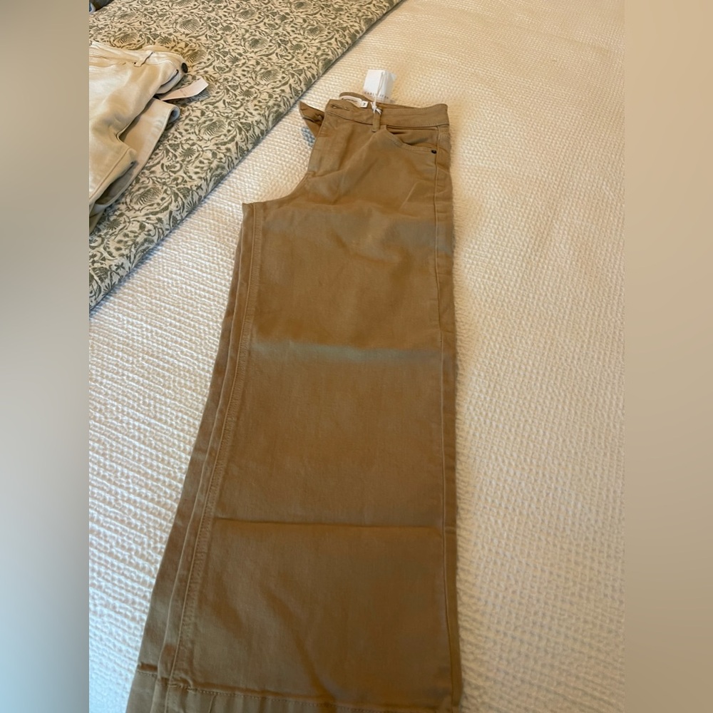 Cjla Mer cropped wideleg jean khaki. Size 7. Brand new with tag
